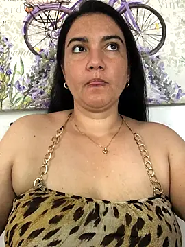 Snapshot of sweetdulcexxx chatting on 12/01/25, 03:06 sweetdulcexxx online show from 12/01/25, 03:06