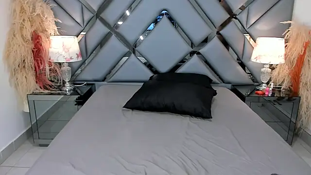 Milan LewisS online show from 09/20/25, 12:17