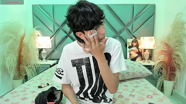 Milan LewisS online show from 04/16/26, 12:39