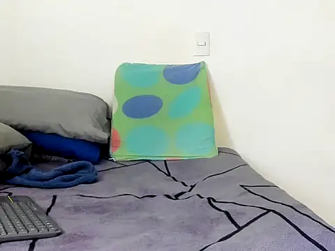 Snapshot of Master_Leonardo chatting on 10/12/25, 04:39 Master Leonardo online show from 10/12/25, 04:39