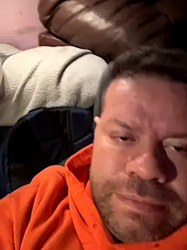 Snapshot of ANDY01114 chatting on 11/11/25, 04:56 ANDY01114 online show from 11/11/25, 04:56