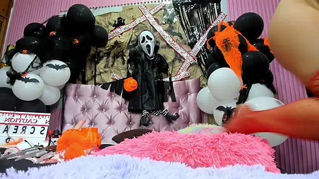 Mindy 19 online show from 10/28/25, 11:07