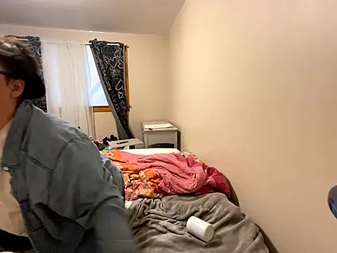 Snapshot of GirlSquirt chatting on 11/20/25, 09:03 GirlSquirt online show from 11/20/25, 09:03