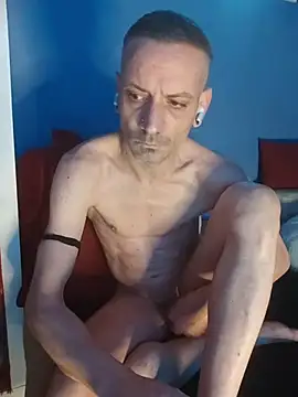 Snapshot of Noty_bcn chatting on 11/15/25, 04:32 Noty bcn online show from 11/15/25, 04:32