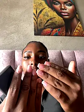 Snapshot of britanyxxs chatting on 11/21/25, 01:10 britanyxxs online show from 11/21/25, 01:10