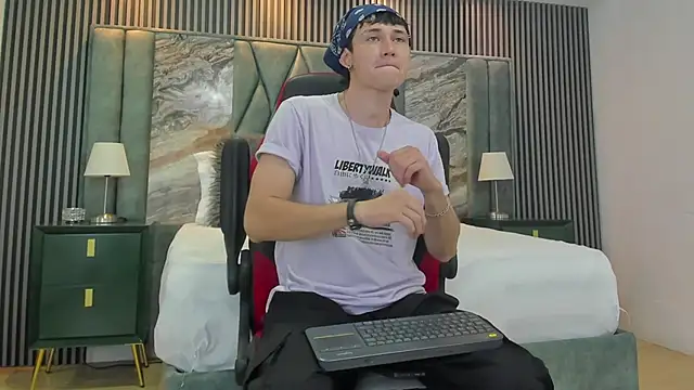 Michael blue online show from 09/13/25, 09:25