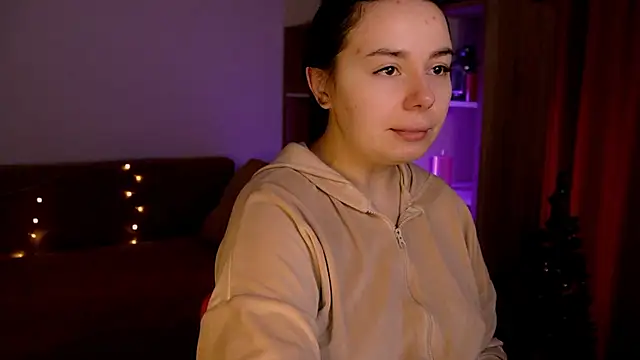 Snapshot of Di_na_Bell chatting on 01/14/26, 06:41 Di na Bell online show from 01/14/26, 06:41