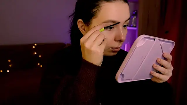 Snapshot of Di_na_Bell chatting on 02/17/26, 06:43 Di na Bell online show from 02/17/26, 06:43