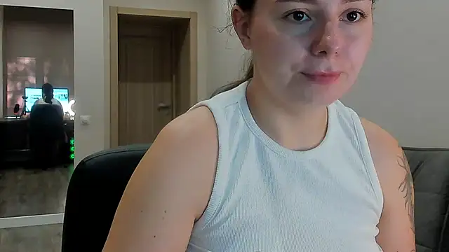 Snapshot of Di_na_Bell chatting on 06/26/26, 05:45 Di na Bell online show from 06/26/26, 05:45