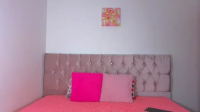 Snapshot of cuteeimy chatting on 09/12/25, 04:51 cuteeimy online show from 09/12/25, 04:51