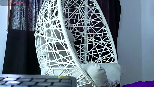 Snapshot of cuteeimy chatting on 10/21/25, 05:24 cuteeimy online show from 10/21/25, 05:24