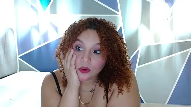 Snapshot of Yera_carey chatting on 10/06/25, 11:35 Yera carey online show from 10/06/25, 11:35