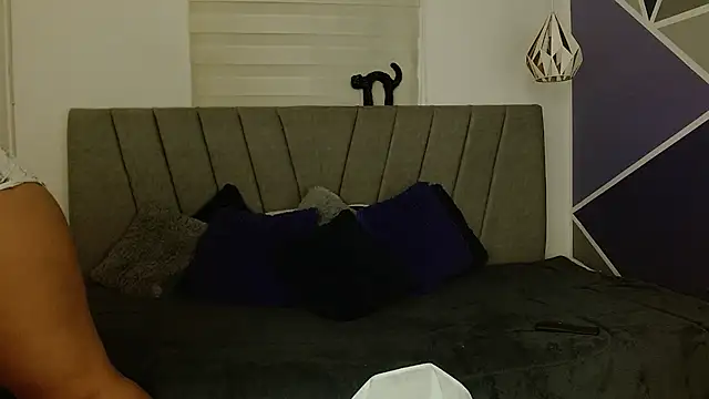 Snapshot of Yera_carey chatting on 10/07/25, 11:24 Yera carey online show from 10/07/25, 11:24