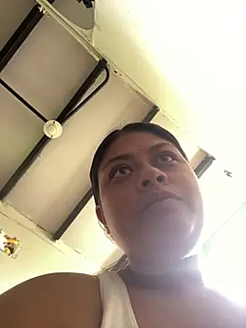 Snapshot of NattashaMore_0719 chatting on 03/10/26, 04:23 NattashaMore 0719 online show from 03/10/26, 04:23