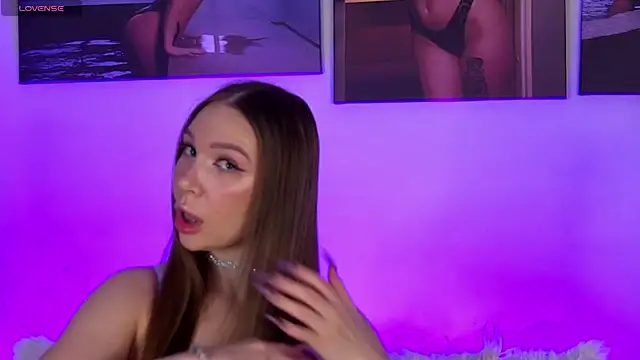 AlysonHuxley  online show from 11/06/25, 04:30