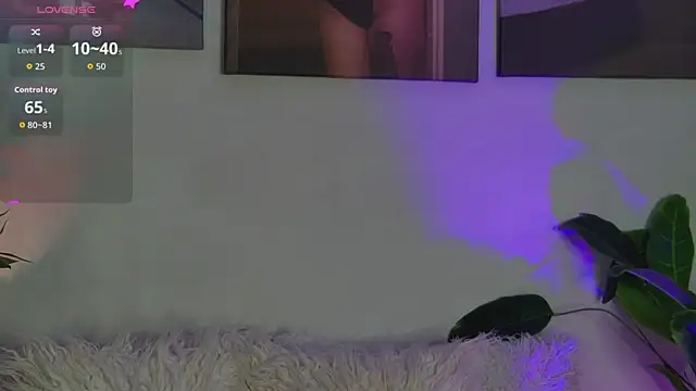 Snapshot of AlysonHuxley_ chatting on 04/15/26, 06:59 AlysonHuxley online show from 04/15/26, 06:59