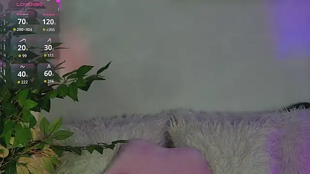 Snapshot of AlysonHuxley_ chatting on 04/16/26, 06:30 AlysonHuxley online show from 04/16/26, 06:30