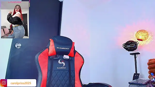 carolinhe  online show from 11/07/25, 07:58