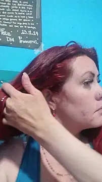 carolinhe  online show from 11/28/25, 04:31