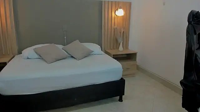 carlina 15 online show from 12/19/25, 12:12