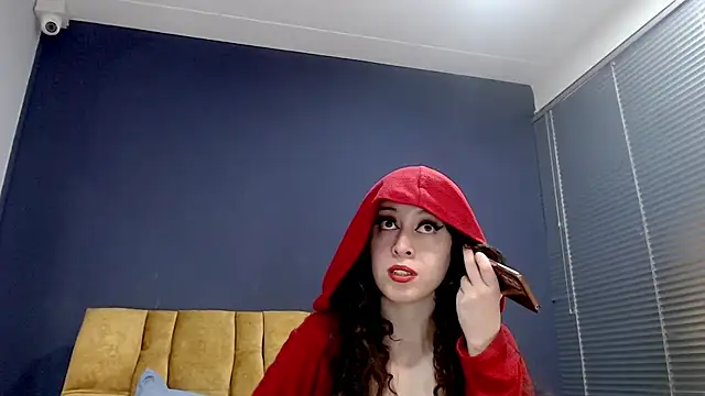 Snapshot of KendraaSimons chatting on 10/13/25, 07:36 KendraaSimons online show from 10/13/25, 07:36