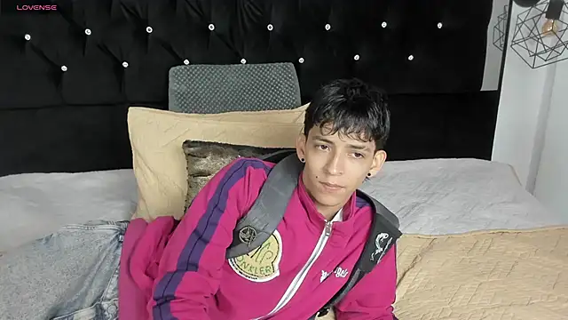 Snapshot of Sebas_cat chatting on 05/04/26, 01:12 Sebas cat online show from 05/04/26, 01:12