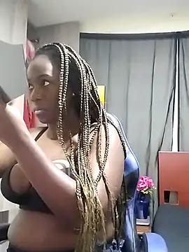Snapshot of MONIQUE-LAMOUR chatting on 05/02/26, 10:04 MONIQUE-LAMOUR online show from 05/02/26, 10:04