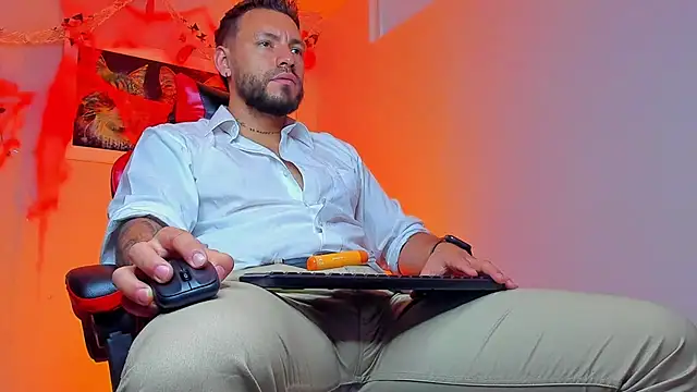 Snapshot of DIMITRI_MASTEER chatting on 10/17/25, 09:39 DIMITRI MASTEER online show from 10/17/25, 09:39