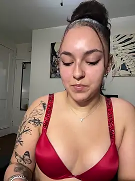 Snapshot of babykalirose chatting on 05/30/26, 01:14 babykalirose online show from 05/30/26, 01:14