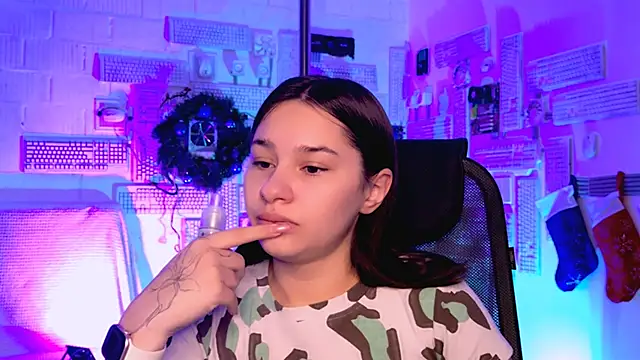 KimClarks  online show from 12/21/25, 06:42