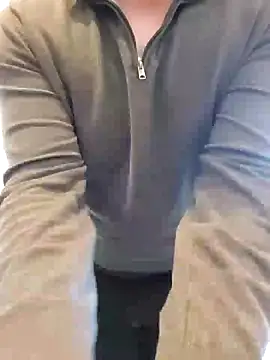 Snapshot of Bimbo_Boi chatting on 09/16/25, 08:04 Bimbo Boi online show from 09/16/25, 08:04