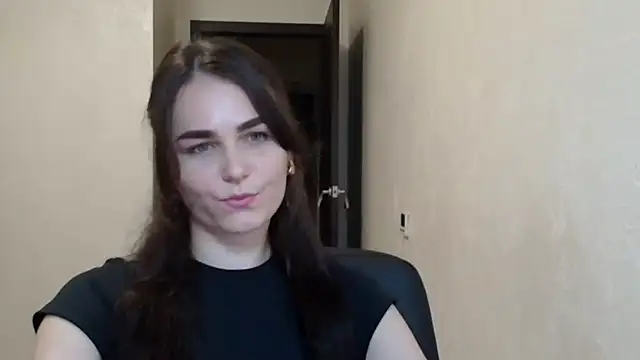 Snapshot of Silviaa_a chatting on 11/13/25, 05:01 Silviaa a online show from 11/13/25, 05:01