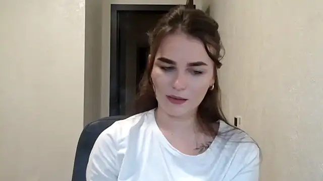 Snapshot of Silviaa_a chatting on 01/05/26, 08:01 Silviaa a online show from 01/05/26, 08:01