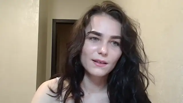 Snapshot of Silviaa_a chatting on 02/17/26, 07:42 Silviaa a online show from 02/17/26, 07:42