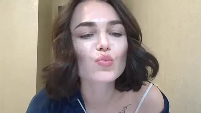 Snapshot of Silviaa_a chatting on 04/10/26, 07:29 Silviaa a online show from 04/10/26, 07:29