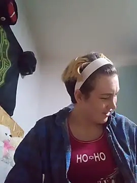 MoonIrene online show from 10/27/25, 03:05