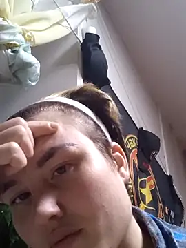 MoonIrene online show from 10/28/25, 05:15