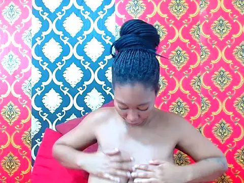 Snapshot of yourperfectcrush chatting on 11/25/25, 06:19 yourperfectcrush online show from 11/25/25, 06:19