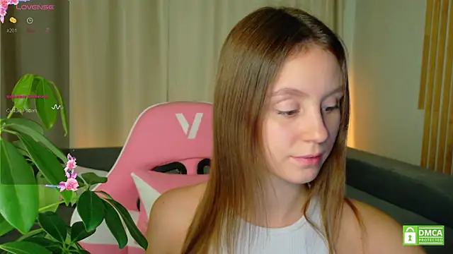 Snapshot of sweet_loopy chatting on 10/22/25, 04:51 sweet loopy online show from 10/22/25, 04:51