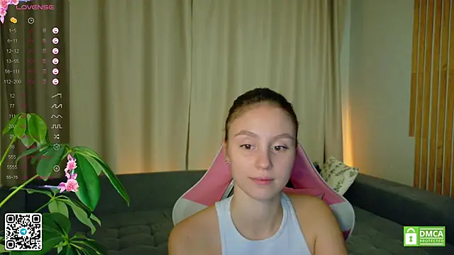 Snapshot of sweet_loopy chatting on 10/23/25, 05:01 sweet loopy online show from 10/23/25, 05:01