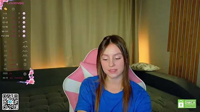 Snapshot of sweet_loopy chatting on 11/24/25, 12:32 sweet loopy online show from 11/24/25, 12:32