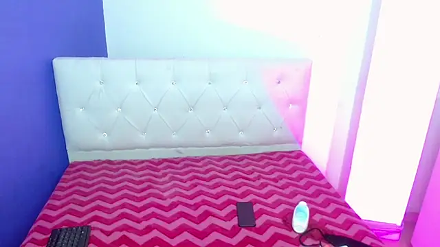 Snapshot of x_isabella_x chatting on 03/28/26, 08:08 x isabella x online show from 03/28/26, 08:08