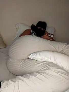 Snapshot of Samaarsexy23 chatting on 10/16/25, 12:50 Samaarsexy23 online show from 10/16/25, 12:50