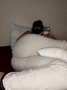 Snapshot of Samaarsexy23 chatting on 10/21/25, 01:45 Samaarsexy23 online show from 10/21/25, 01:45