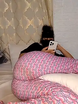 Snapshot of Samaarsexy23 chatting on 11/14/25, 12:42 Samaarsexy23 online show from 11/14/25, 12:42