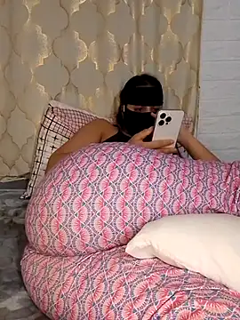 Snapshot of Samaarsexy23 chatting on 11/26/25, 12:22 Samaarsexy23 online show from 11/26/25, 12:22