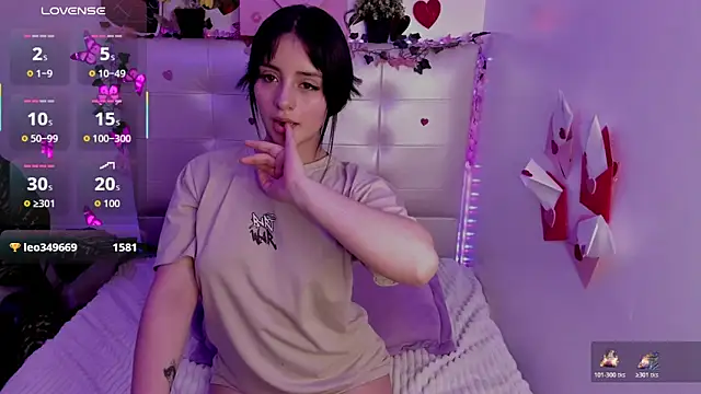 Anna Blade  online show from 02/21/26, 07:53