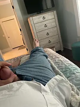 Snapshot of cyclone1212 chatting on 02/01/26, 03:21 cyclone1212 online show from 02/01/26, 03:21