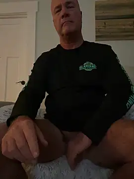 Snapshot of cyclone1212 chatting on 02/07/26, 10:19 cyclone1212 online show from 02/07/26, 10:19