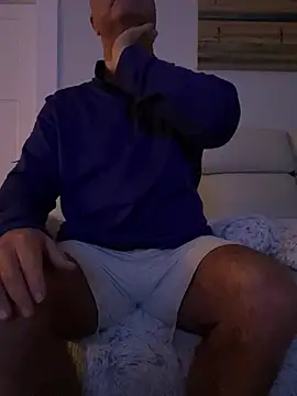 Snapshot of cyclone1212 chatting on 02/16/26, 10:44 cyclone1212 online show from 02/16/26, 10:44